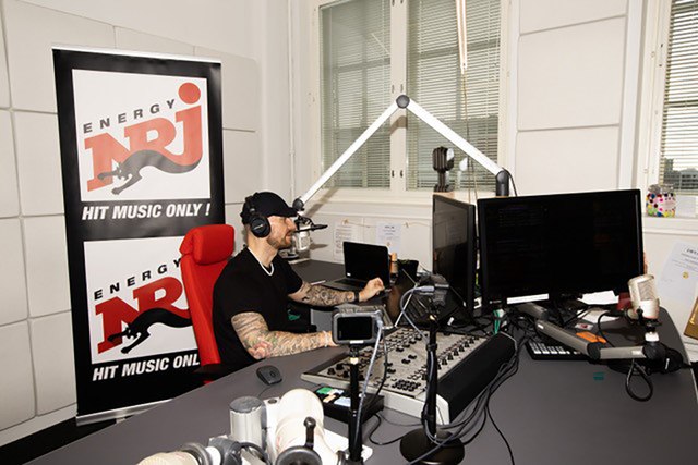 Új SONY BRC-AM7 PTZ kamerák a francia NRJ Radio stúdiójában - Modernizáció korlátozott térben